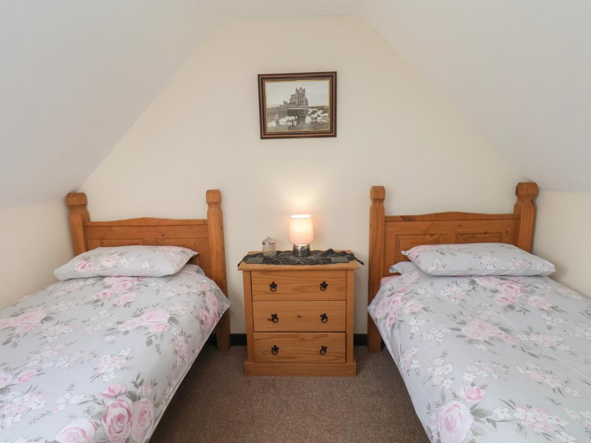 Cow Byre Cottage Whitby Ngoại thất bức ảnh